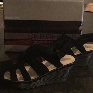 Sketchers Memory Foam sandals